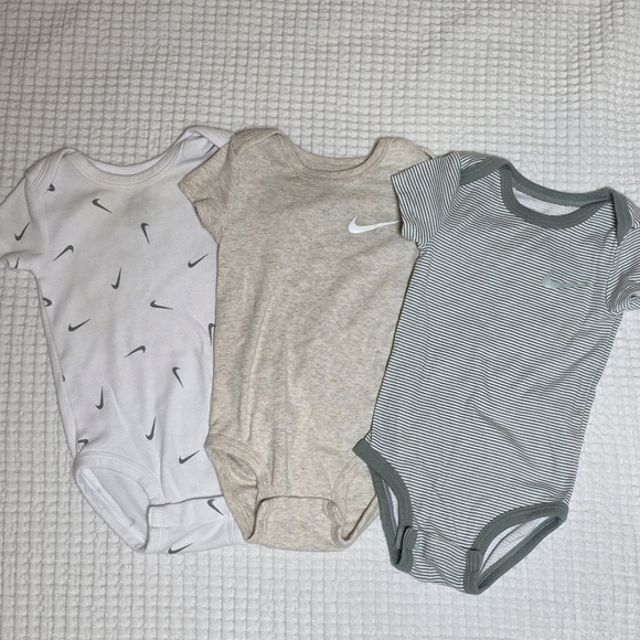 Nike Baby Onesies Bundle (5) - Picture 5 of 10
